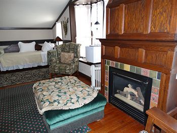 Stone Chalet B&B Inn And Event Center Ann Arbor Esterno foto