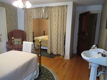 Stone Chalet B&B Inn And Event Center Ann Arbor Esterno foto